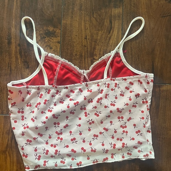 Cute lil cherry top - Picture 2 of 2